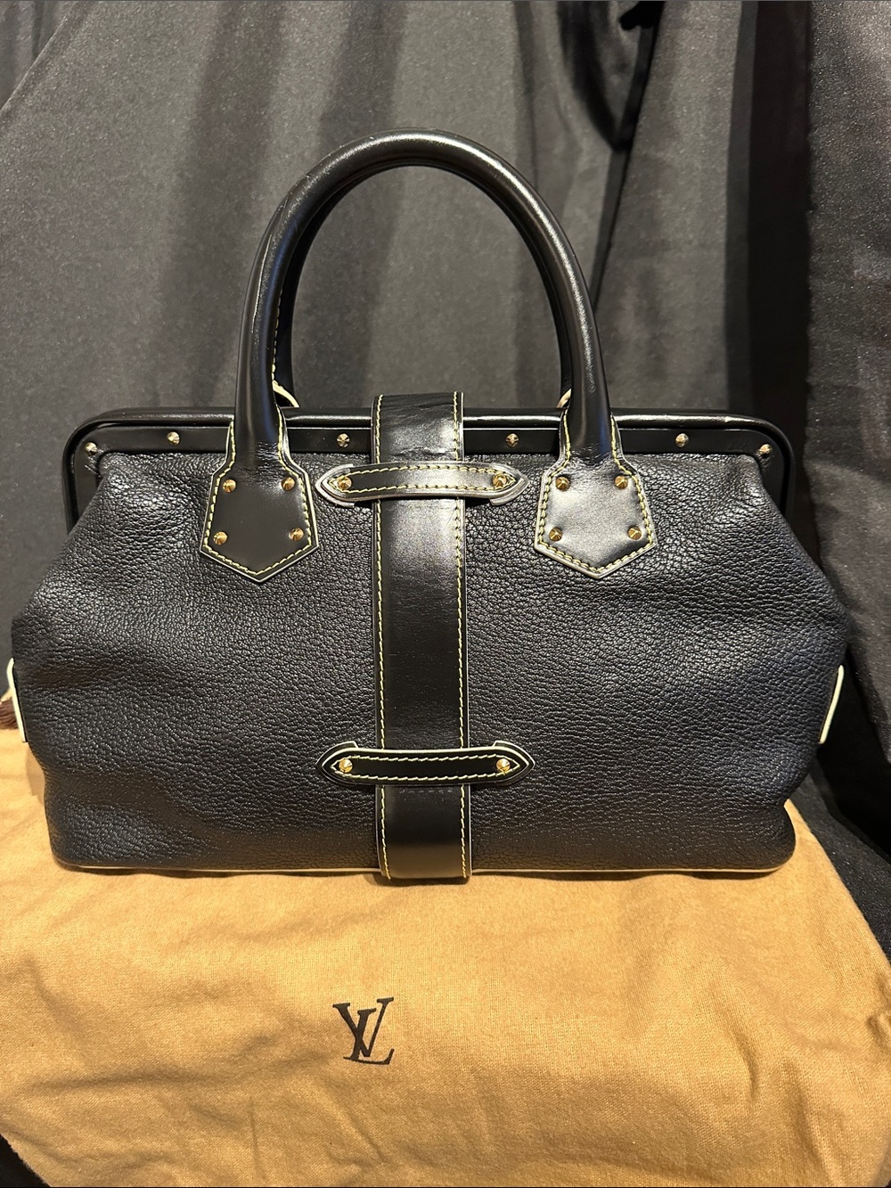 Louis Vuitton Suhali L'Ingenieux PM Black Leather Doctor Bag with Gold Hardware - Picture 4 of 12